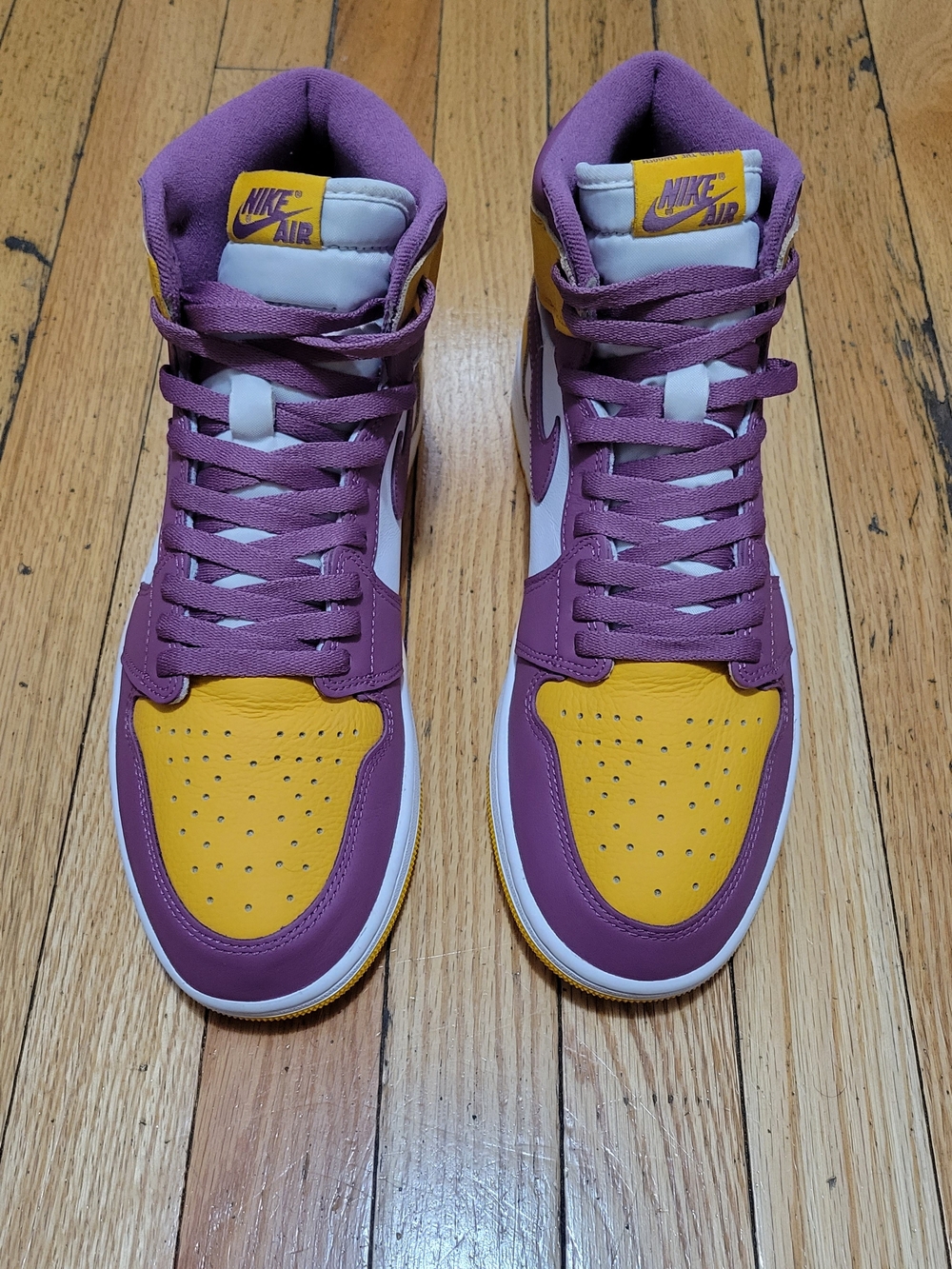 Nike Air Jordan 1 High Shoes Size 10.5